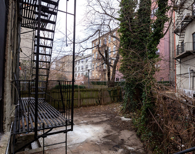 1027 Putnam Ave - Photo Thumbnail 3