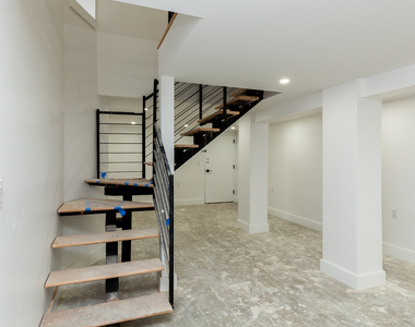 1027 Putnam Ave - Photo Thumbnail 12