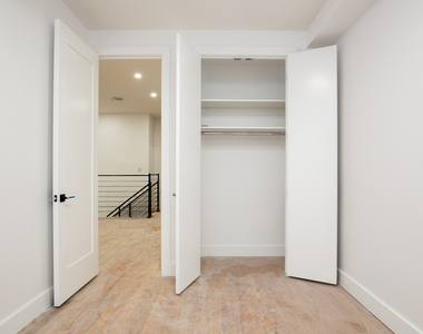 1027 Putnam Ave - Photo Thumbnail 2