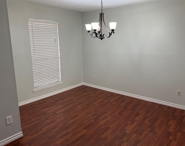 18515 Sweetmeadow Drive - Photo Thumbnail 6