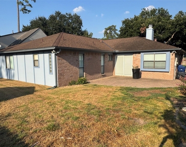 18515 Sweetmeadow Drive - Photo Thumbnail 8