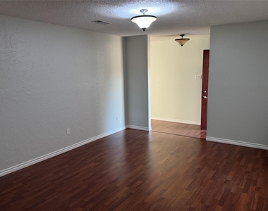 18515 Sweetmeadow Drive - Photo Thumbnail 3