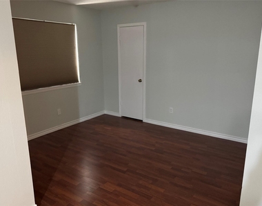 18515 Sweetmeadow Drive - Photo Thumbnail 7