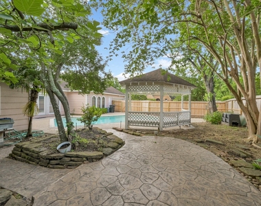 1803 Quiet Country Court - Photo Thumbnail 30