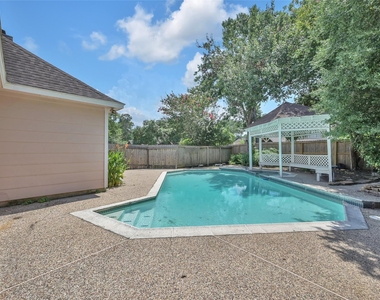 1803 Quiet Country Court - Photo Thumbnail 27