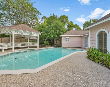 1803 Quiet Country Court - Photo Thumbnail 29