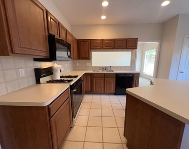 2136 Gemini Street - Photo Thumbnail 10