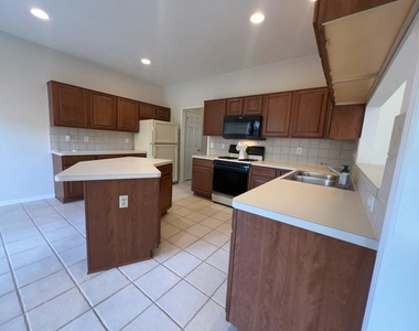 2136 Gemini Street - Photo Thumbnail 9