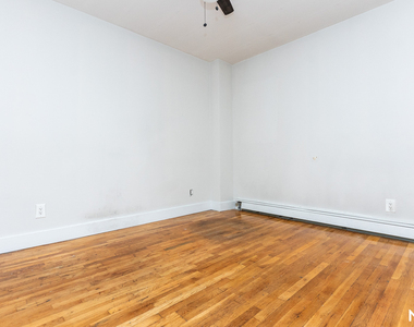1044 Putnam Ave - Photo Thumbnail 14