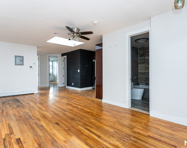 1044 Putnam Ave - Photo Thumbnail 3