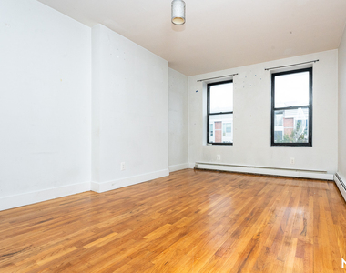 1044 Putnam Ave - Photo Thumbnail 7