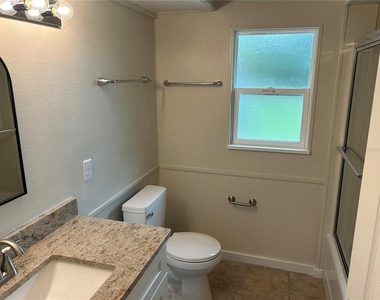 2229 Adelia Boulevard - Photo Thumbnail 30