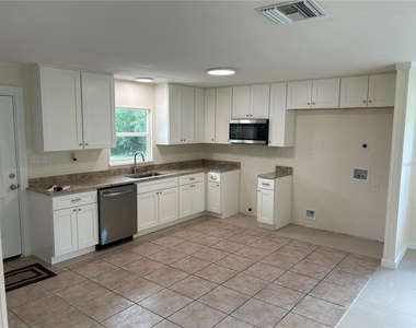 2229 Adelia Boulevard - Photo Thumbnail 22