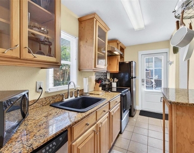 509 29th Avenue S - Photo Thumbnail 10