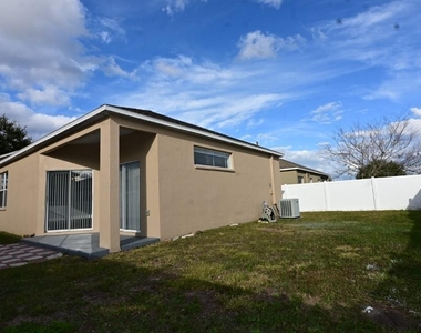 24852 Portofino Dr - Photo Thumbnail 12