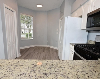 24852 Portofino Dr - Photo Thumbnail 5