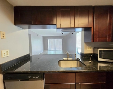 7838 Niagara Avenue - Photo Thumbnail 10