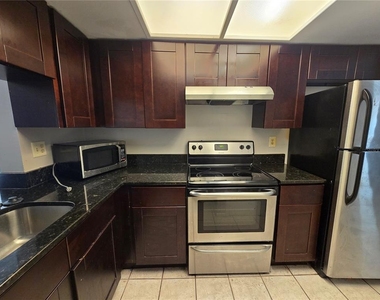 7838 Niagara Avenue - Photo Thumbnail 9