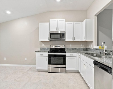 13432 Crest Lake Drive - Photo Thumbnail 7