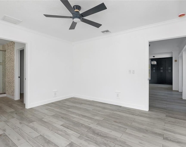 308 173rd Avenue E - Photo Thumbnail 21