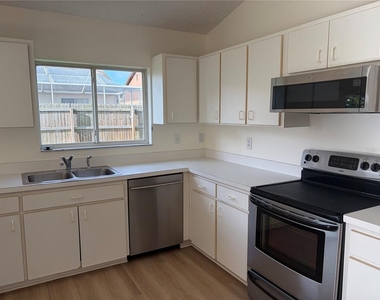 1518 Storington Avenue - Photo Thumbnail 10