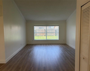 1518 Storington Avenue - Photo Thumbnail 2