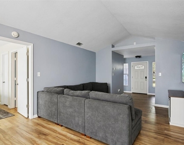 3501 W Reynolds Street - Photo Thumbnail 9