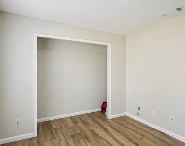 3501 W Reynolds Street - Photo Thumbnail 18