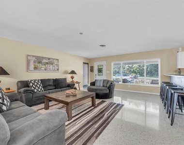 867 Pinellas Point Drive S - Photo Thumbnail 5