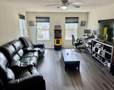 11344 Emerald Shore Drive - Photo Thumbnail 5