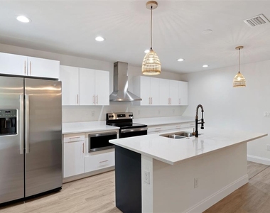 1315 Tioga Avenue - Photo Thumbnail 4