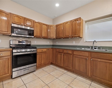 609 E Orange Street - Photo Thumbnail 7