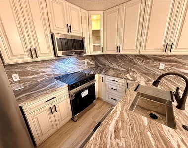2747 5th Ct - Photo Thumbnail 13