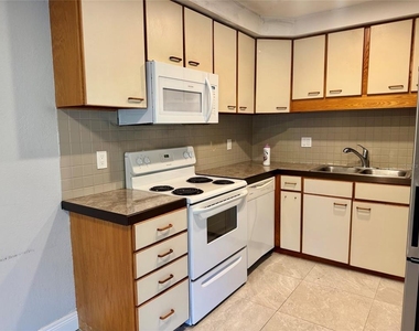 14649 Pine Glen Circle - Photo Thumbnail 2
