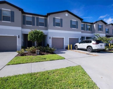 8248 Corner Pine Way - Photo Thumbnail 6