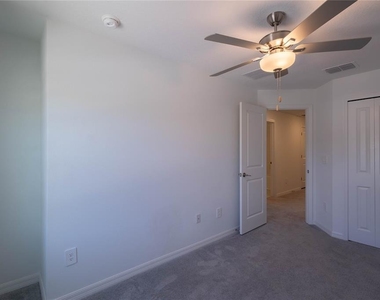 8248 Corner Pine Way - Photo Thumbnail 4