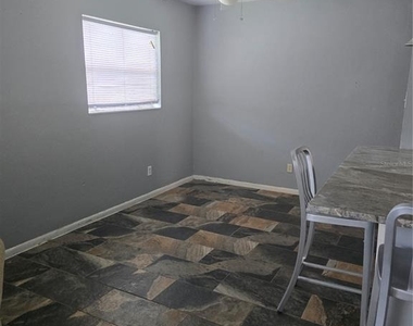 1218 Lorie Circle - Photo Thumbnail 8