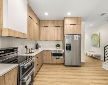 412 W Amelia Avenue - Photo Thumbnail 11