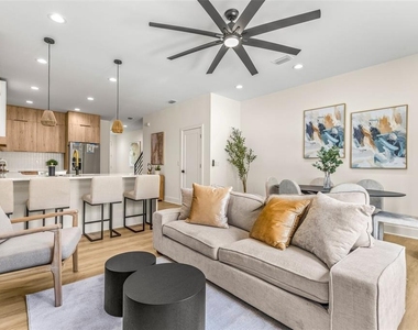 412 W Amelia Avenue - Photo Thumbnail 8