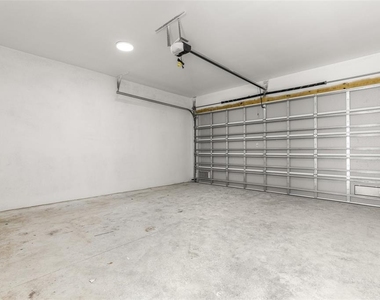 412 W Amelia Avenue - Photo Thumbnail 31