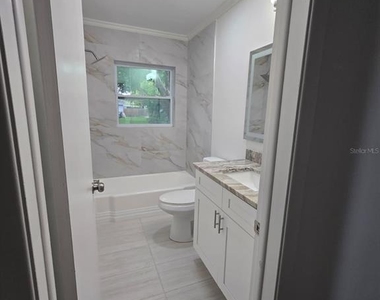 1282 Robin Hood Lane - Photo Thumbnail 9