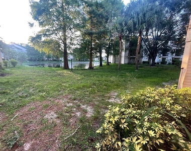 1964 Lake Atriums Circle - Photo Thumbnail 14