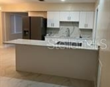 6807 113th Street - Photo Thumbnail 4