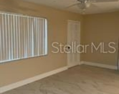 6807 113th Street - Photo Thumbnail 2