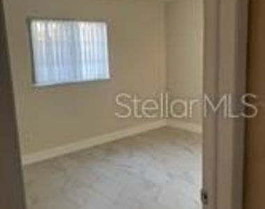 6807 113th Street - Photo Thumbnail 9