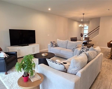 4100 Cloud Hopper Way - Photo Thumbnail 16