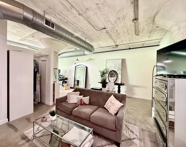 101 N 12th Street - Photo Thumbnail 9