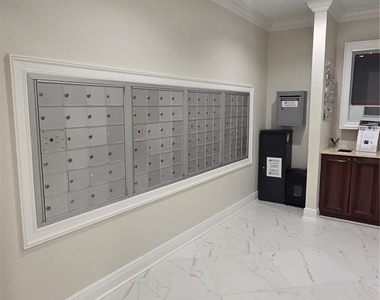 1064 N Tamiami Trail - Photo Thumbnail 9
