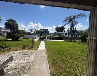 13934 Sommers Avenue - Photo Thumbnail 10