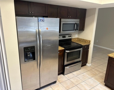8331 Paddlewheel Street - Photo Thumbnail 4